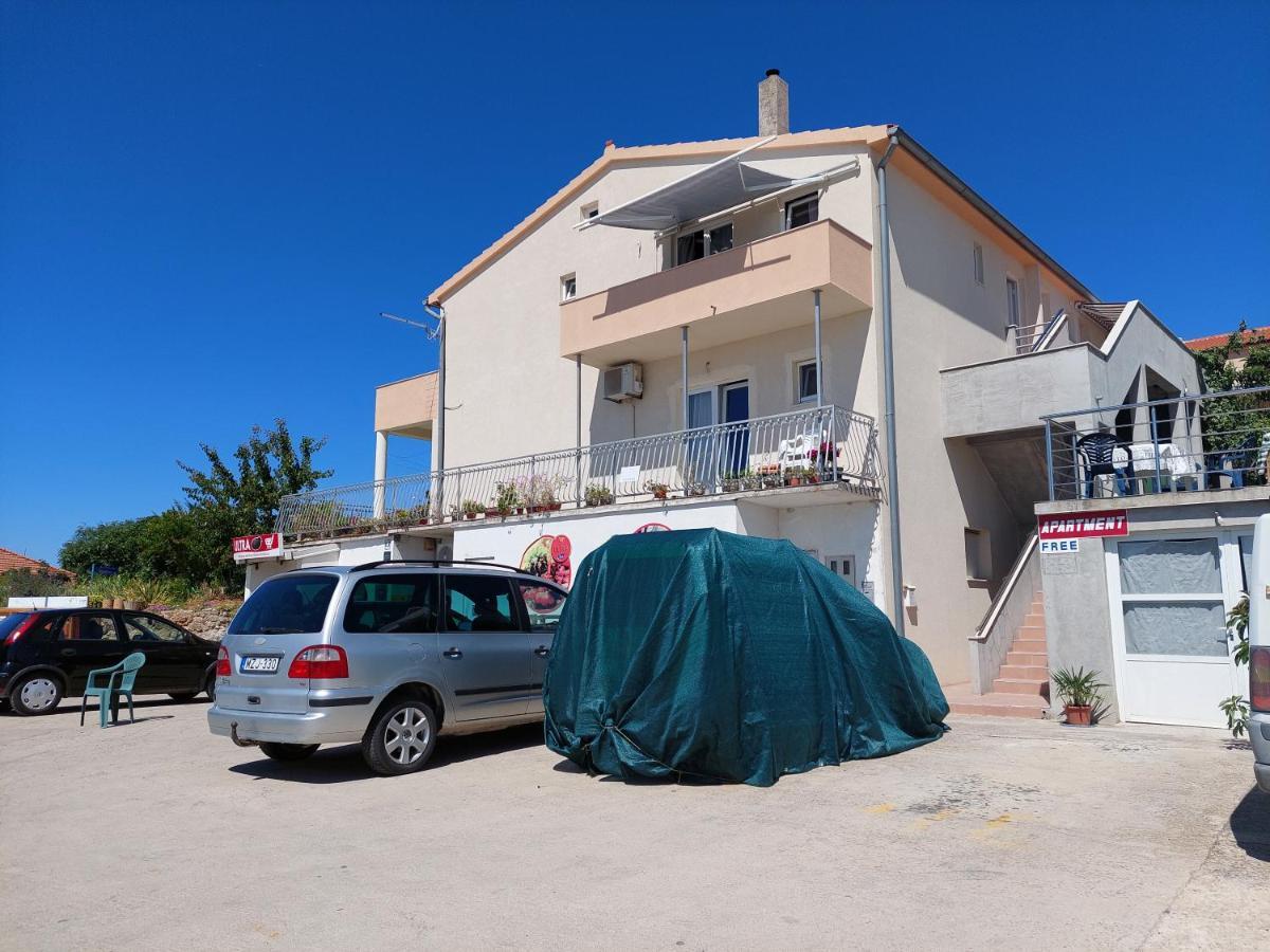 Apartmani Toni Vodice Eksteriør bilde