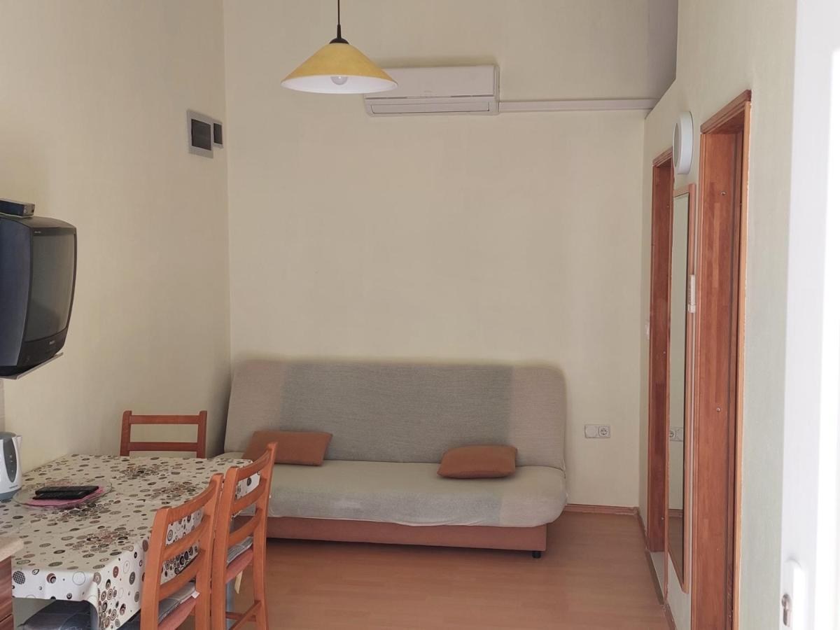 Apartmani Toni Vodice Eksteriør bilde