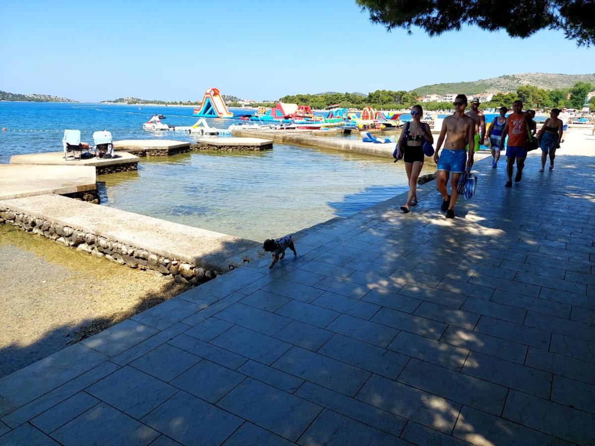 Apartmani Toni Vodice Eksteriør bilde